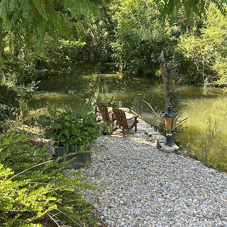 Bed and Breakfast En bord de rivière à Casseneuil Extérieur photo