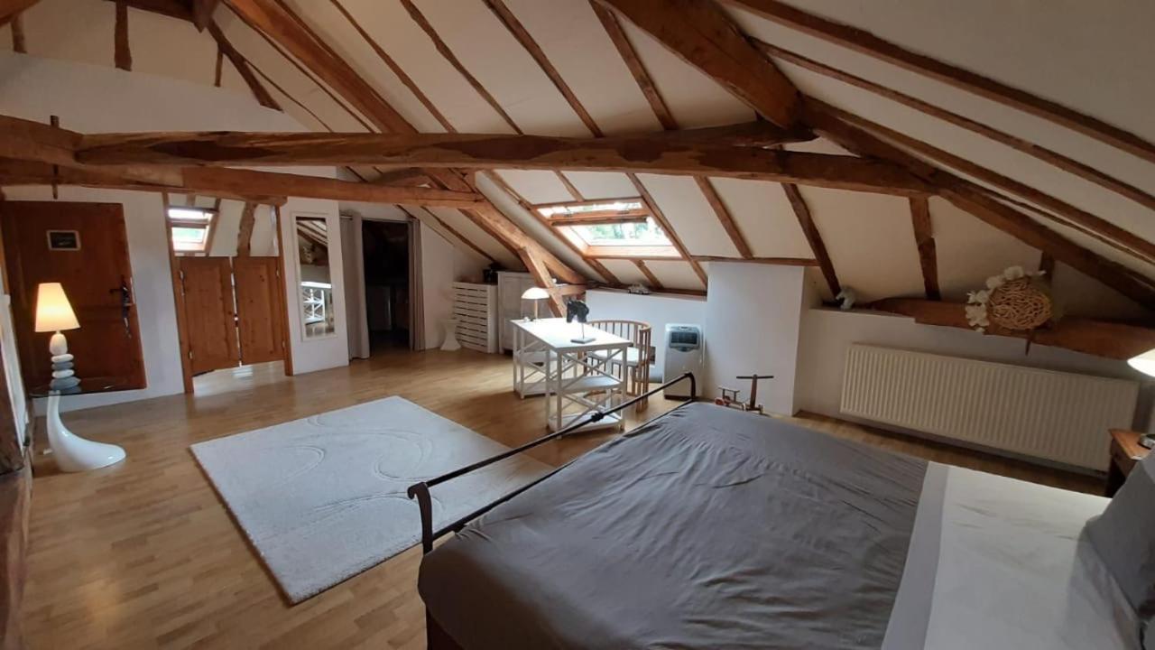 Bed and Breakfast En bord de rivière à Casseneuil Extérieur photo