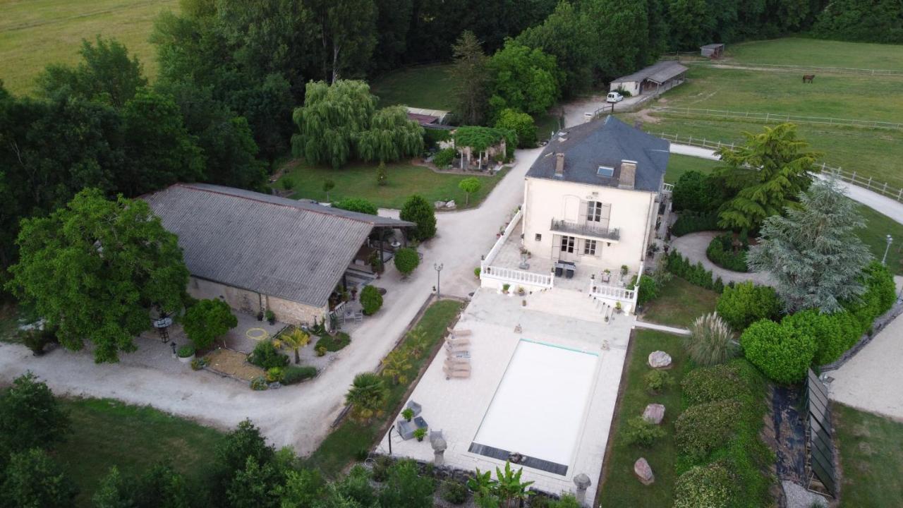 Bed and Breakfast En bord de rivière à Casseneuil Extérieur photo