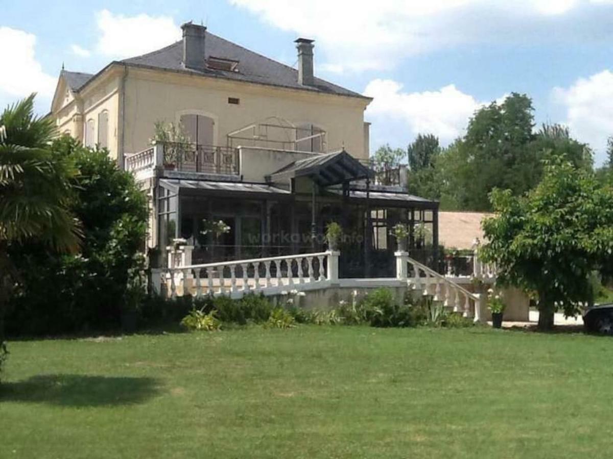 Bed and Breakfast En bord de rivière à Casseneuil Extérieur photo