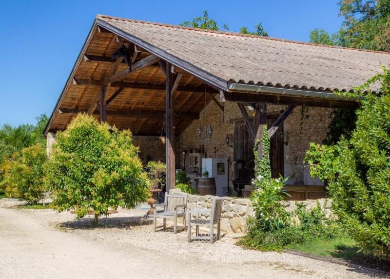 Bed and Breakfast En bord de rivière à Casseneuil Extérieur photo